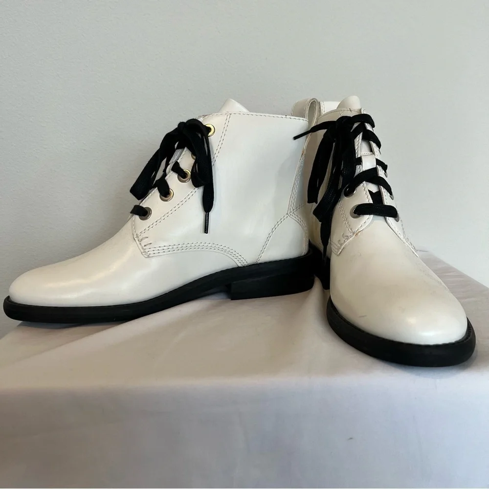 ABOUND-NWT White Combat Lace Up Ankle Boots With Black Laces Size 7.5